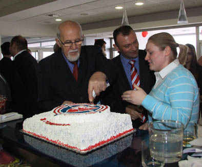 VLADA JEFTIC SPORTSKI DIREKTOR, DIMITRIJEVIC I ZORANA ARUNOVIC SA TORTOM